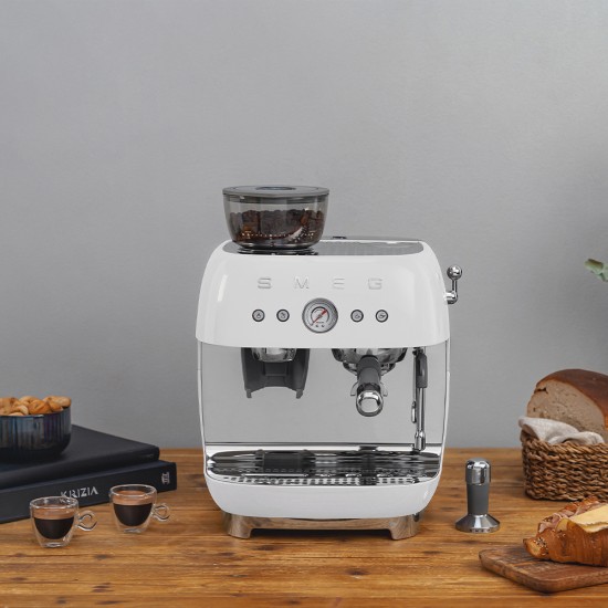 SMEG ESPRESSO MACHINE 50'STYLE WITH INTEGRATED GRINDER WHITE EGF03WHEU SMEG ESPRESSO MACHINE 50'STYLE WITH INTEGRATED GRINDER WHITE EGF03WHEU